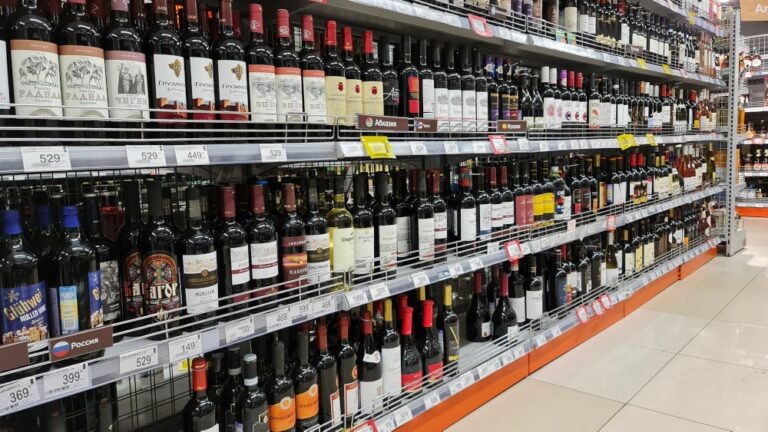 Rusya’da yılbaşı öncesi alkol satışları yüzde 16 geriledi