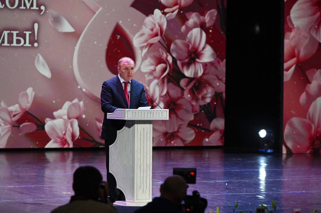 Kumpıl Murat, “Dünya Kadınlar Günü”nü Kutladı