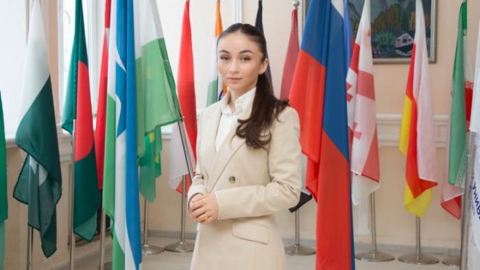 KBDÜ'nin Yüzleri: Doktor, bilim insanı ve şefkatli bir anne olan Fatimat Dışek'in öyküsü