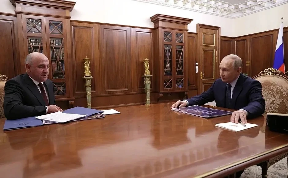 Rusya Devlet Başkanı Vladimir Putin ile KÇC Devlet Başkanı Raşid Temrezov çalışma toplantısı yaptı