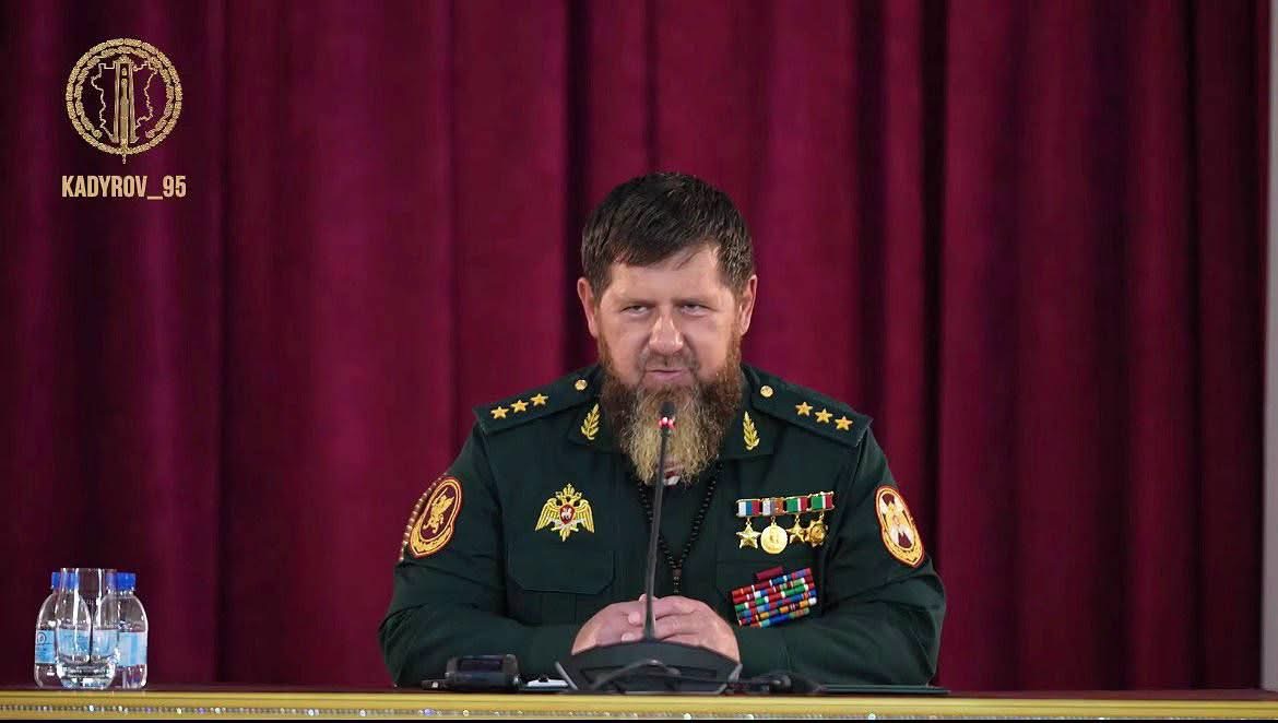 Kadirov: “Arap Tarzı Kıyafetleri Taklit Etmeyin”