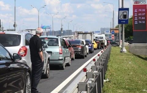 Moskova’da Kısmi Benzin Sıkıntısı Başladı