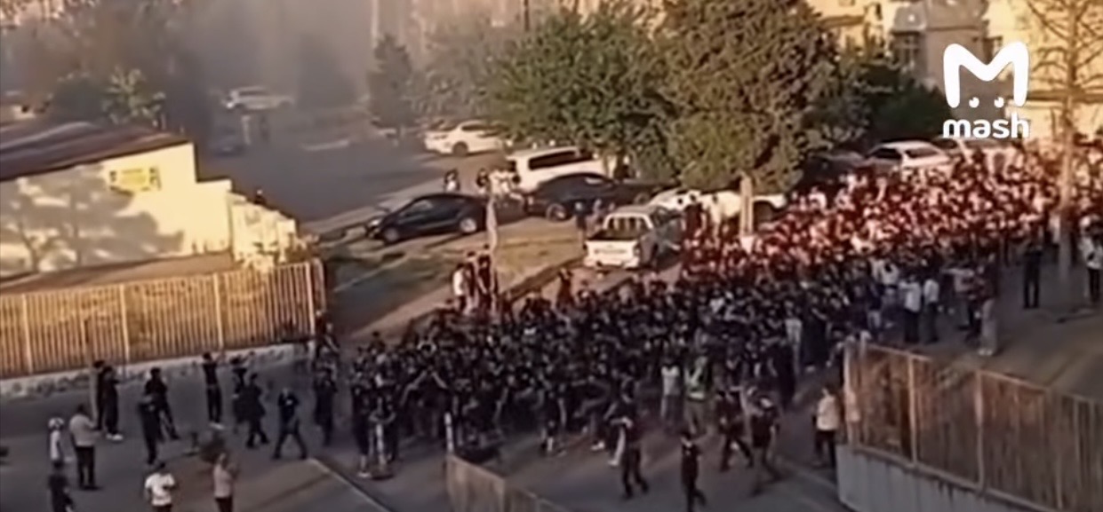 Azarbeycan’da “Başörtüsü Yasağı”nı Protesto Eylemleri Yayılıyor